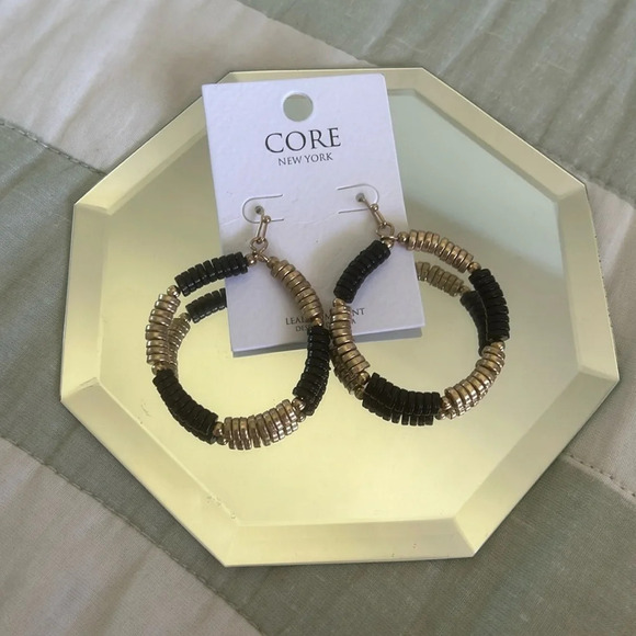 NWT Round beaded dangly earrings black and gold - Picture 1 of 4